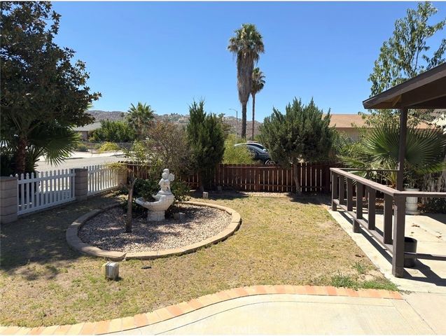 915 Marlyce, Hemet, CA 92543