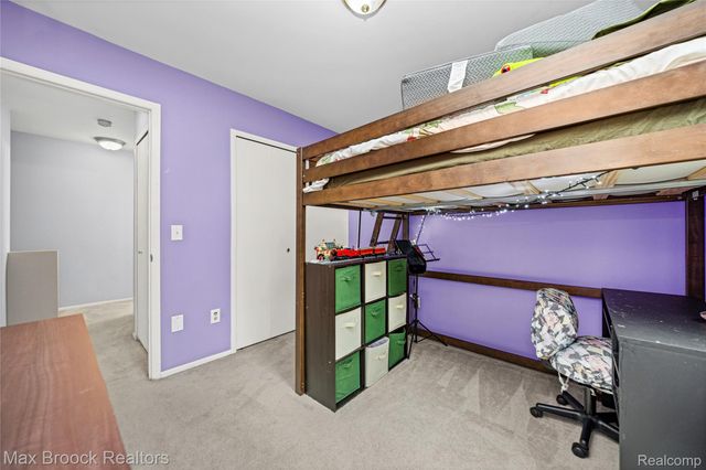 387 Neptune Drive, Walled Lake, MI 48390