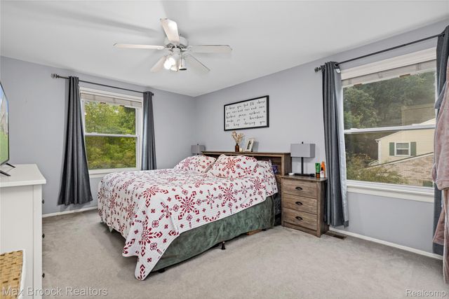 387 Neptune Drive, Walled Lake, MI 48390