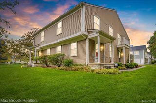 387 Neptune Drive, Walled Lake, MI 48390