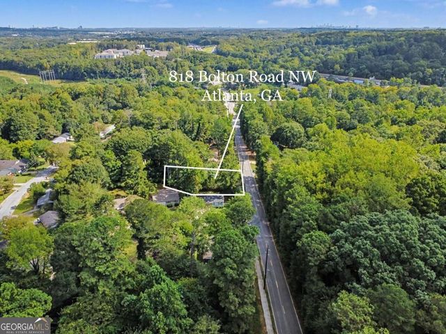818 Bolton Road NW, Atlanta, GA 30331
