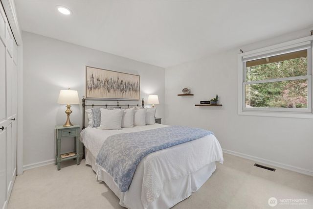 2524 225th Place NE, Sammamish, WA 98074