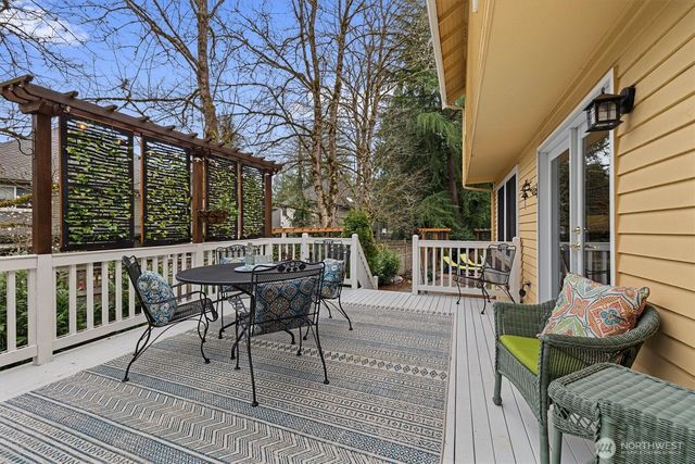 2524 225th Place NE, Sammamish, WA 98074