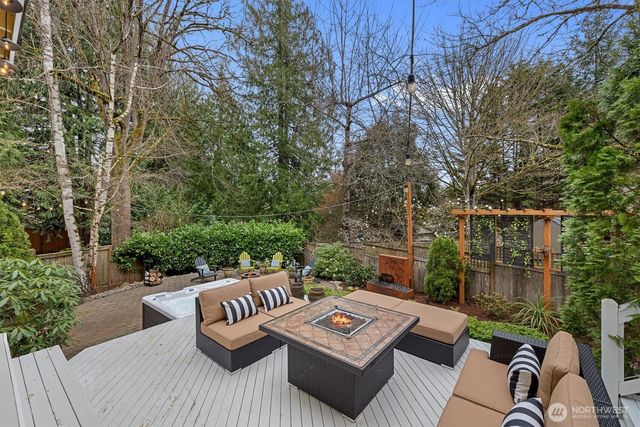 2524 225th Place NE, Sammamish, WA 98074