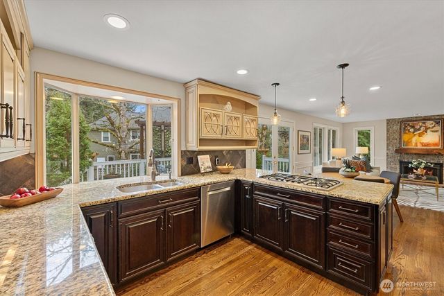 2524 225th Place NE, Sammamish, WA 98074