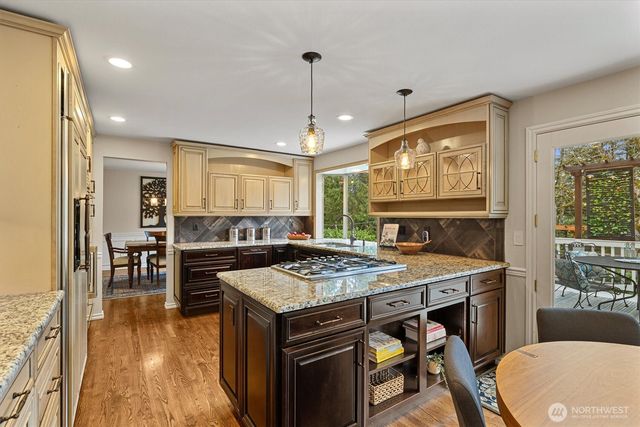 2524 225th Place NE, Sammamish, WA 98074