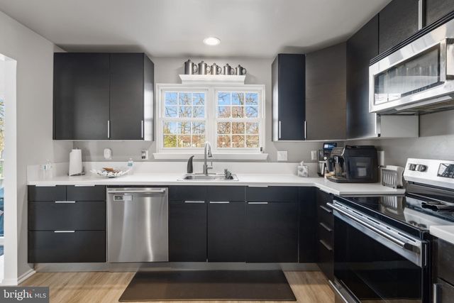 9928 WOOD WREN CT, Fairfax, VA 22032