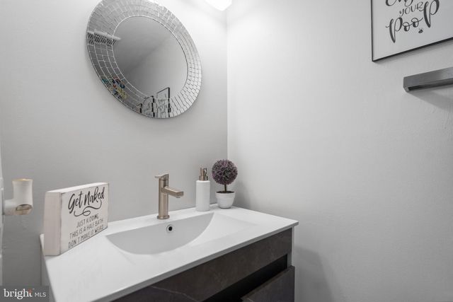 9928 WOOD WREN CT, Fairfax, VA 22032