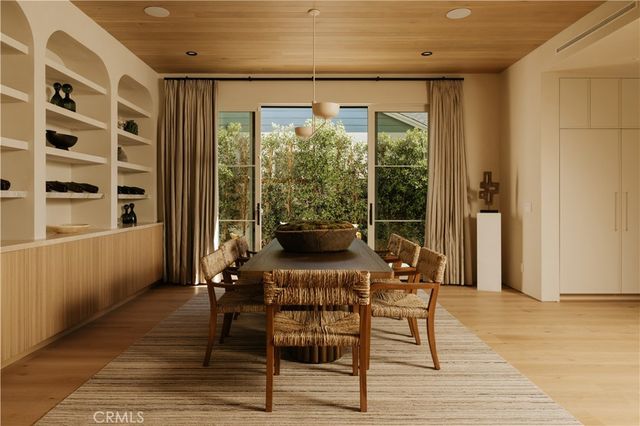 4521 Mary Ellen Avenue, Sherman Oaks, CA 91423