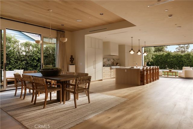 4521 Mary Ellen Avenue, Sherman Oaks, CA 91423