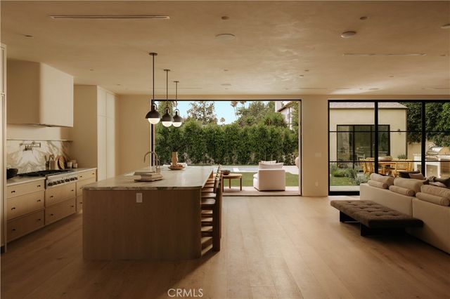 4521 Mary Ellen Avenue, Sherman Oaks, CA 91423