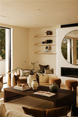 4521 Mary Ellen Avenue, Sherman Oaks, CA 91423
