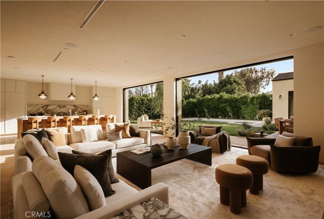 4521 Mary Ellen Avenue, Sherman Oaks, CA 91423