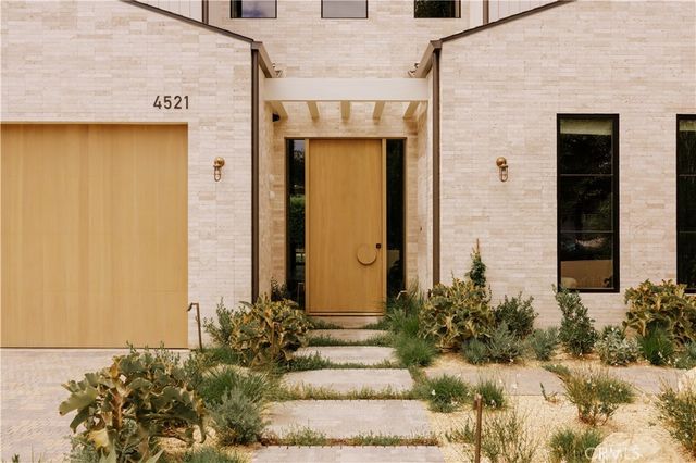 4521 Mary Ellen Avenue, Sherman Oaks, CA 91423