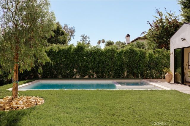 4521 Mary Ellen Avenue, Sherman Oaks, CA 91423