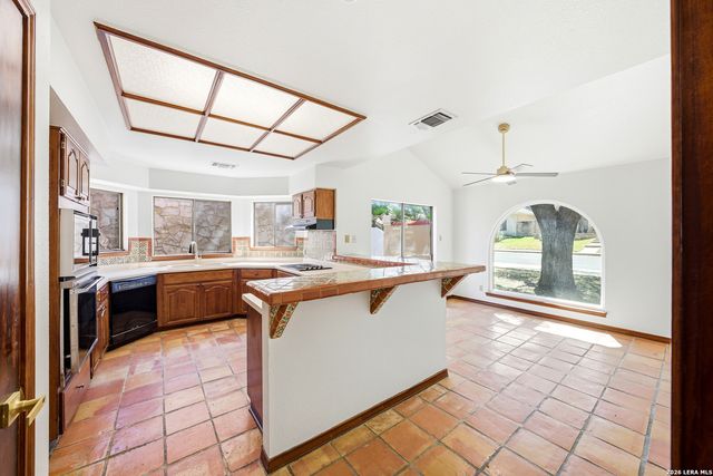 9114 Rustlers Creek Dr, San Antonio, TX 78230