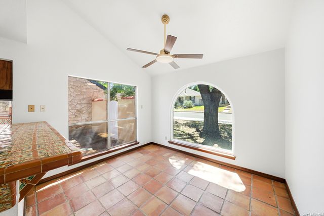 9114 Rustlers Creek Dr, San Antonio, TX 78230