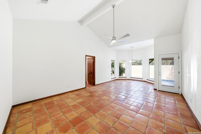 9114 Rustlers Creek Dr, San Antonio, TX 78230