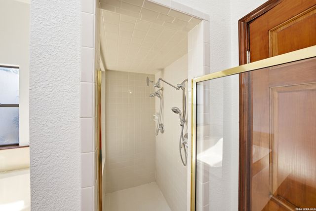 9114 Rustlers Creek Dr, San Antonio, TX 78230