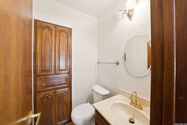 9114 Rustlers Creek Dr, San Antonio, TX 78230