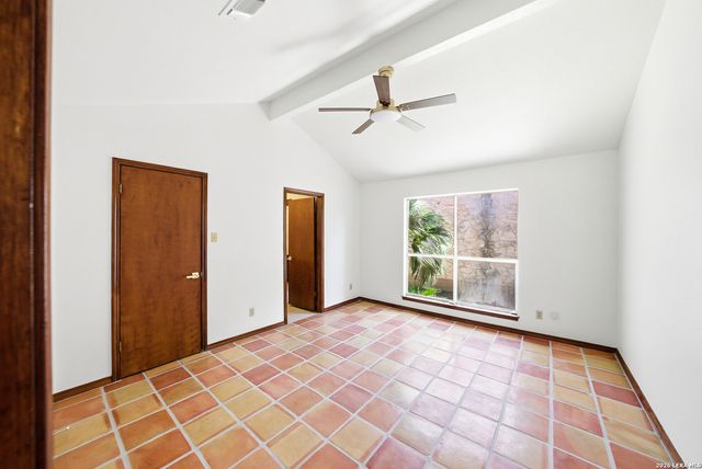 9114 Rustlers Creek Dr, San Antonio, TX 78230