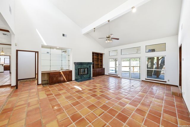 9114 Rustlers Creek Dr, San Antonio, TX 78230