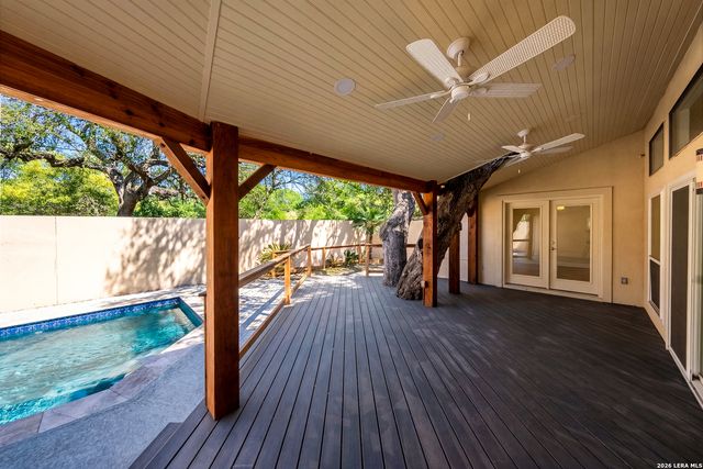 9114 Rustlers Creek Dr, San Antonio, TX 78230