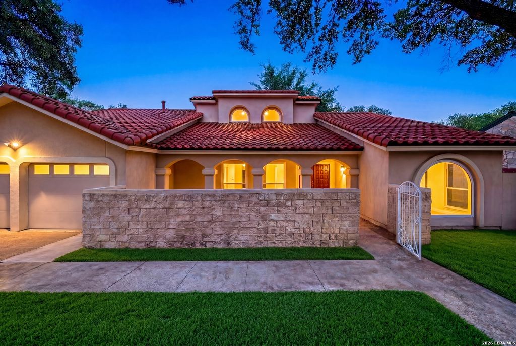 9114 Rustlers Creek Dr, San Antonio, TX 78230