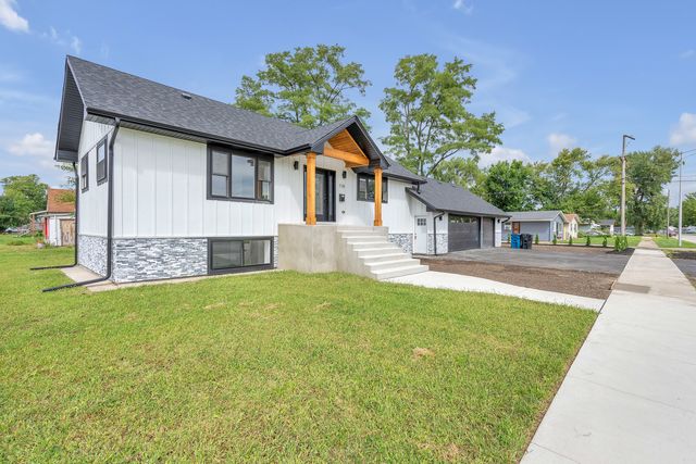 718 E 152nd Street, Phoenix, IL 60426