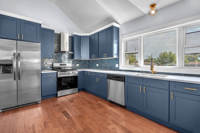 718 E 152nd Street, Phoenix, IL 60426