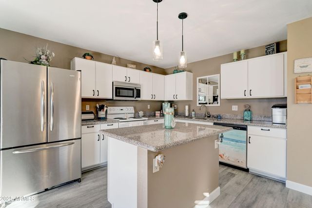 13801 W Ironwood Street, Surprise, AZ 85374