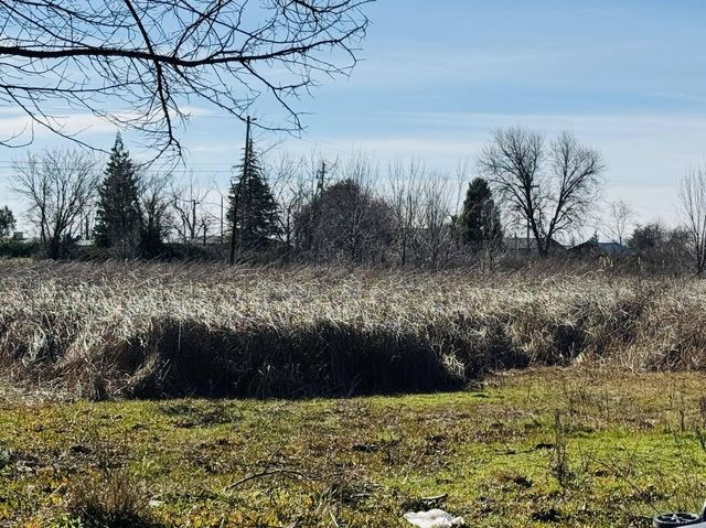 22148 Lone Tree Road, Anderson, CA 96007