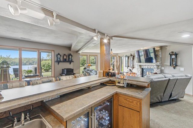 W14198 Selwood Drive, Prairie Du Sac, WI 53578