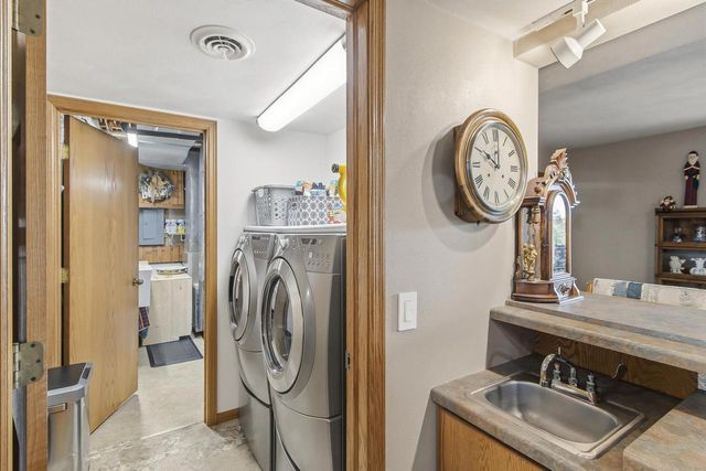 W14198 Selwood Drive, Prairie Du Sac, WI 53578
