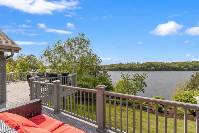 W14198 Selwood Drive, Prairie Du Sac, WI 53578