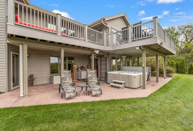 W14198 Selwood Drive, Prairie Du Sac, WI 53578