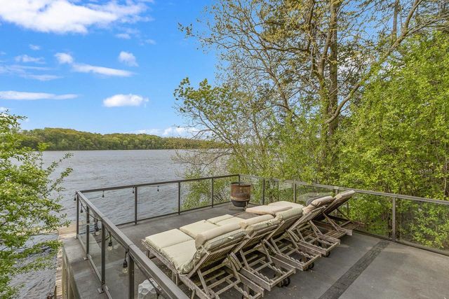 W14198 Selwood Drive, Prairie Du Sac, WI 53578