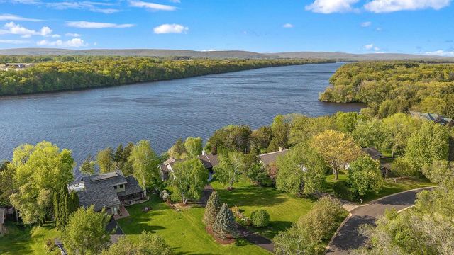 W14198 Selwood Drive, Prairie Du Sac, WI 53578