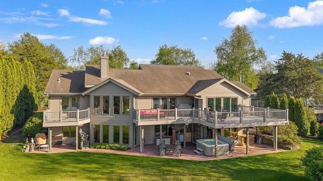 W14198 Selwood Drive, Prairie Du Sac, WI 53578
