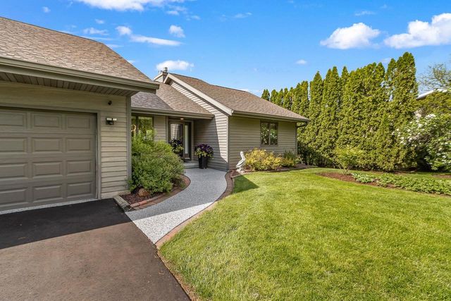 W14198 Selwood Drive, Prairie Du Sac, WI 53578