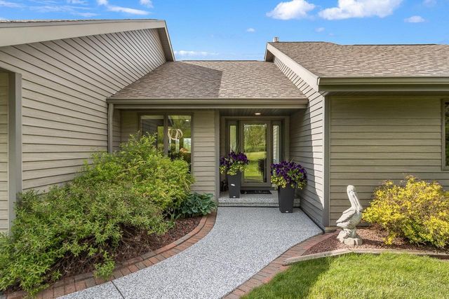 W14198 Selwood Drive, Prairie Du Sac, WI 53578