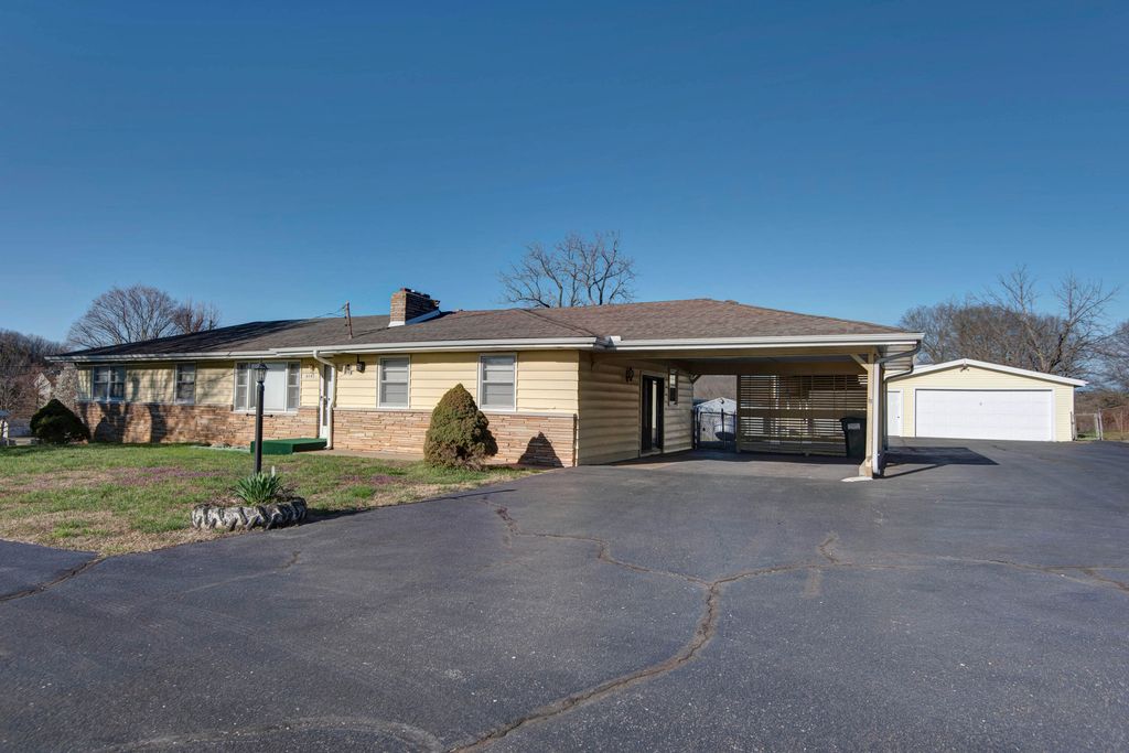 6141 North State Highway H, Springfield, MO 65803