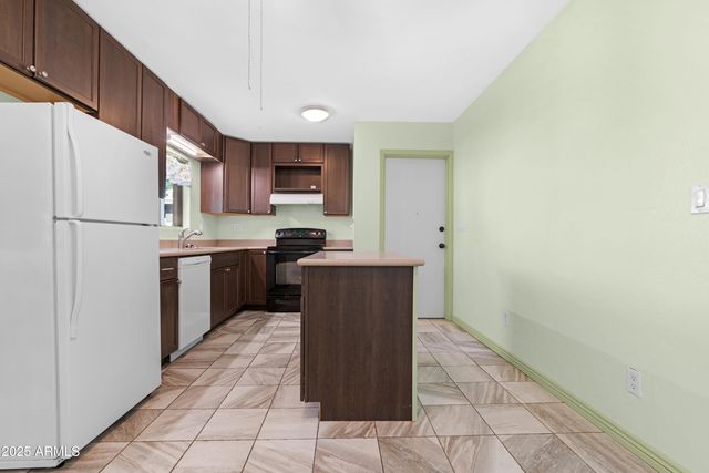 1046 S KACHINA Street, Mesa, AZ 85204