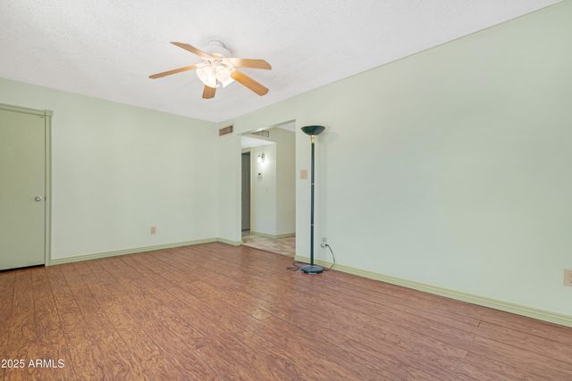 1046 S KACHINA Street, Mesa, AZ 85204