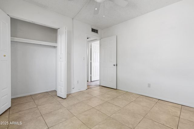 1046 S KACHINA Street, Mesa, AZ 85204