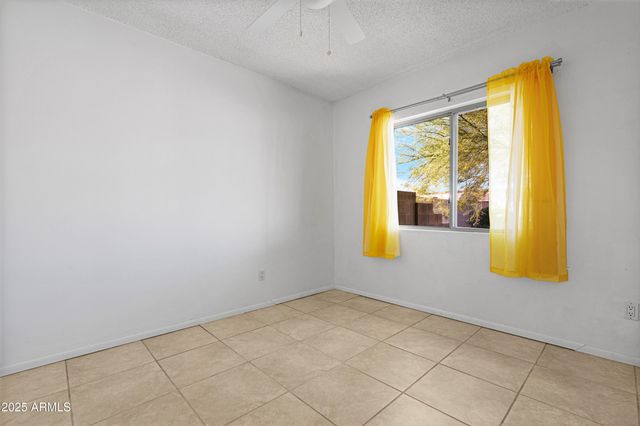 1046 S KACHINA Street, Mesa, AZ 85204