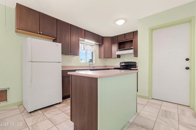 1046 S KACHINA Street, Mesa, AZ 85204