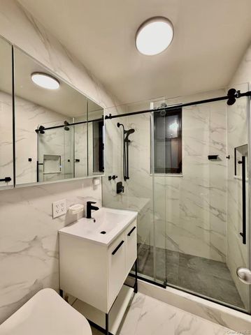 38-15 149 Street 5H, Flushing, NY 11354