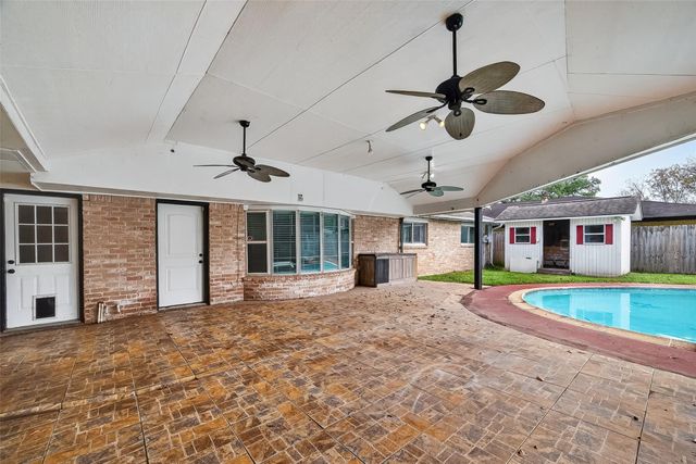 16918 Townes Road, Friendswood, TX 77546