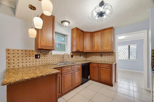 16918 Townes Road, Friendswood, TX 77546